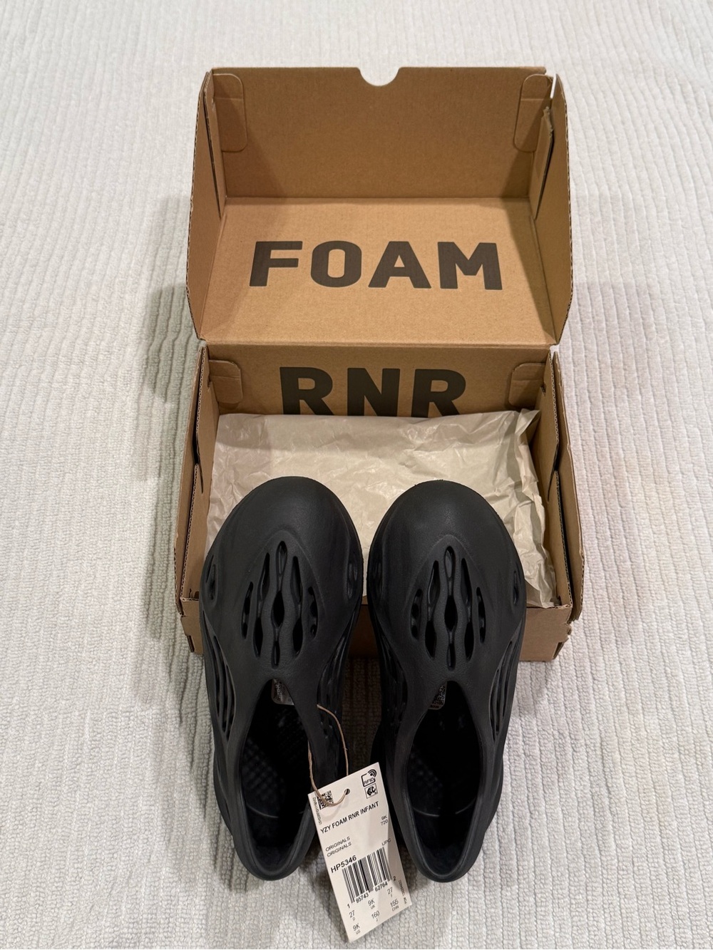 adidas Yeezy Foam Runner Onyx Kids 9K New w/ Box